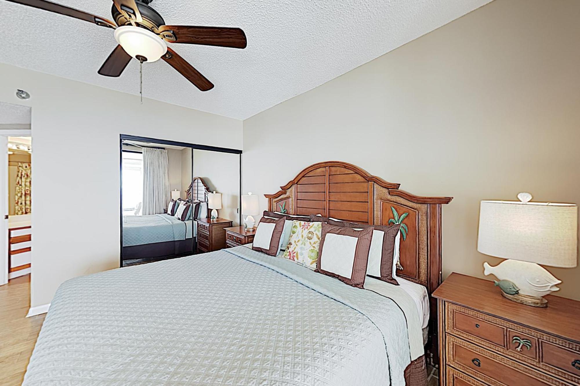 Pelican Pointe By Meyer Vacation Rentals Orange Beach Room photo