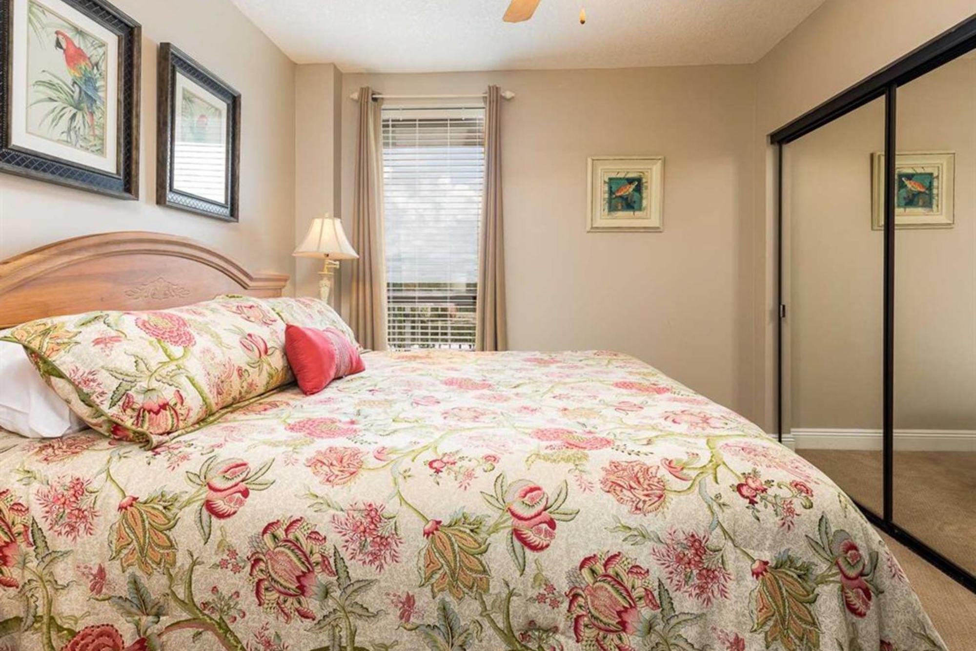 Pelican Pointe By Meyer Vacation Rentals Orange Beach Room photo